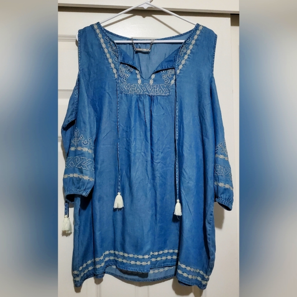 Paparazzi XL Cold Shoulder Denim Top